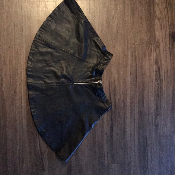 Faux leather skater skirt! - Picture 2 of 3